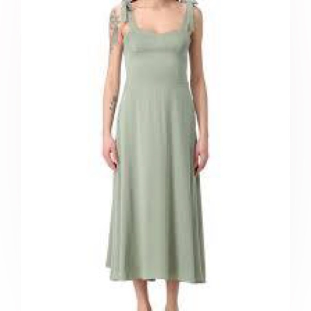 Sage Green Dress Armani Exchange
Women's Tie Shoulder Strap Dress size 8